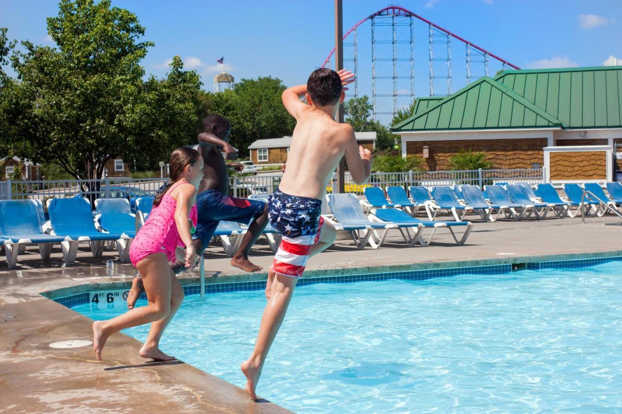 Worlds Of Fun Village Канзас-Сити Экстерьер фото