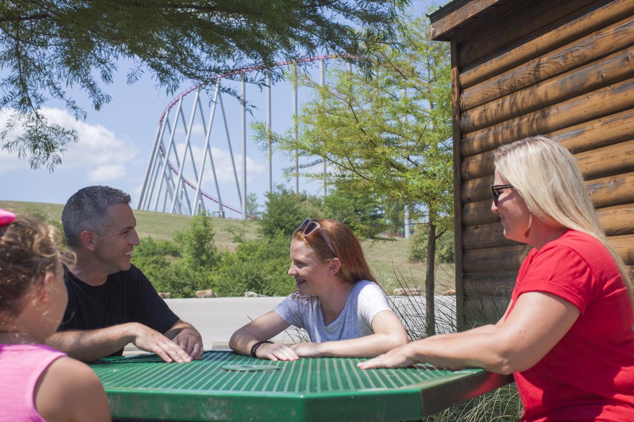 Worlds Of Fun Village Канзас-Сити Экстерьер фото